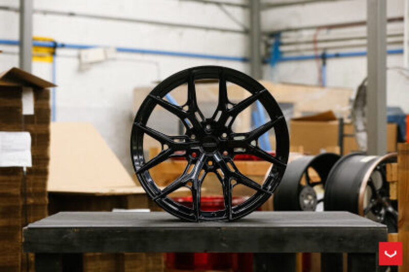 Vossen HF6-4 22x10 - 8x170 - ET-18 - Super Deep Face - 125.1 - Gloss Black Wheel
